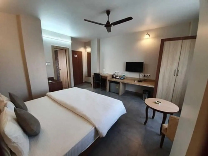 Hotel Gulmohar Grand