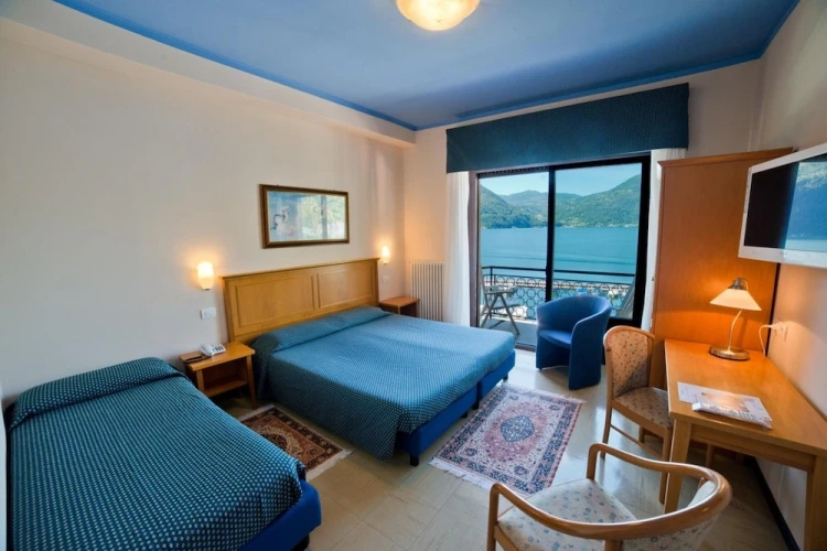 Superior Triple room with balcony and with lake view