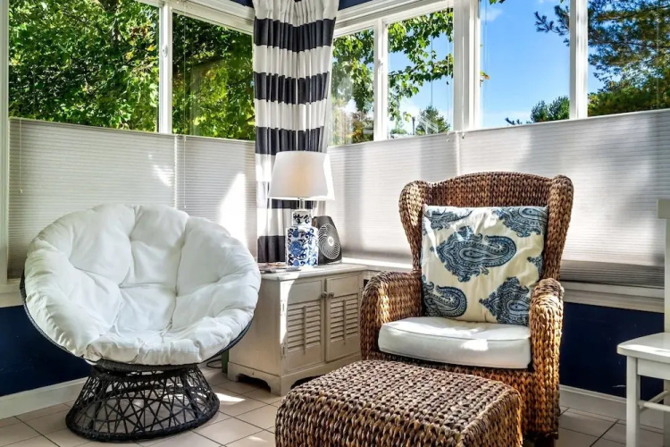 Captains Cottage Sleeps 6!