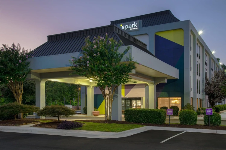 Spark by Hilton Charlotte Airport North
