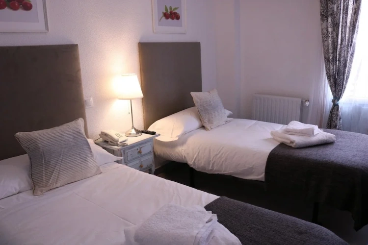 Economy Twin room with city view