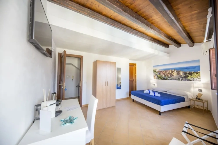 Deluxe Double room with balcony and with sea view