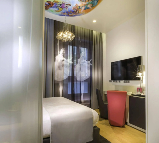 Lyric Hotel Paris