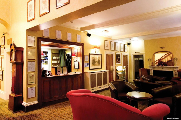Angel & Royal Hotel