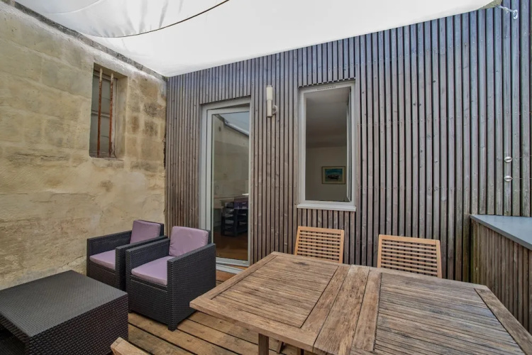 Le Faubourg, charmant duplex pour 4 avec parking!