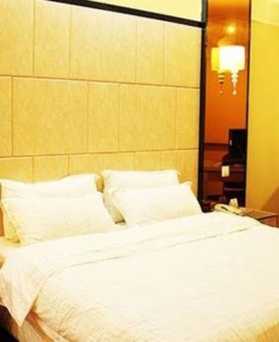 Wuyue Qianmen Hotel