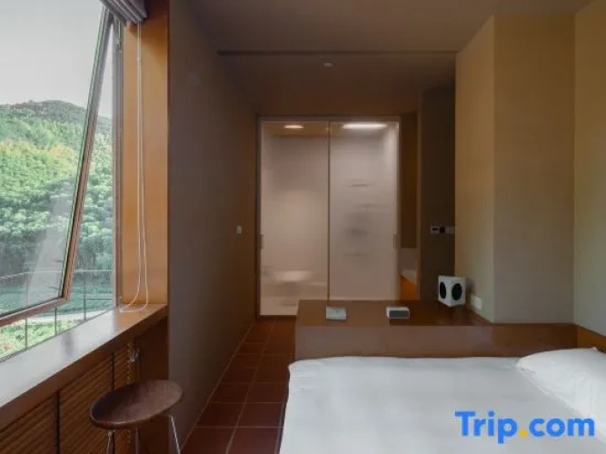 Economy Twin room with balcony and with sunrise view