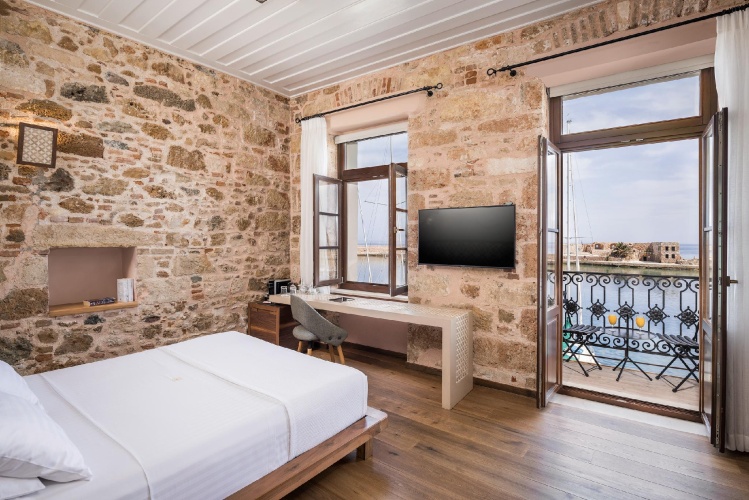 Deluxe Double room with balcony