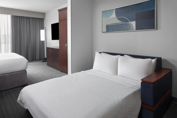 Courtyard by Marriott Cleveland University Circle