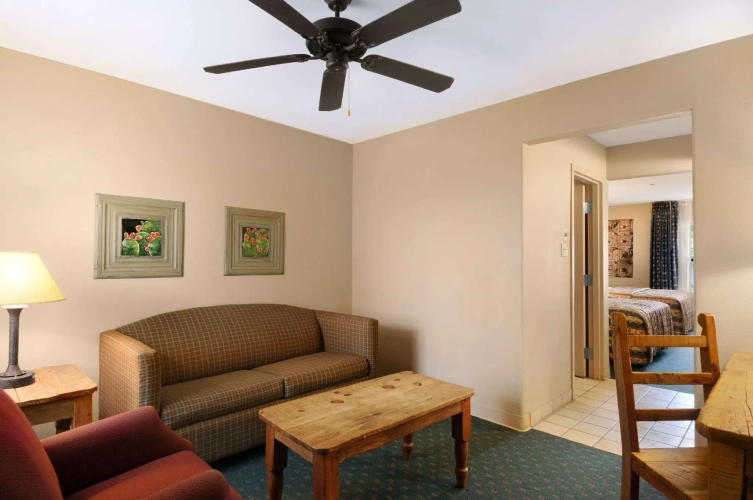 Quadruple Suite