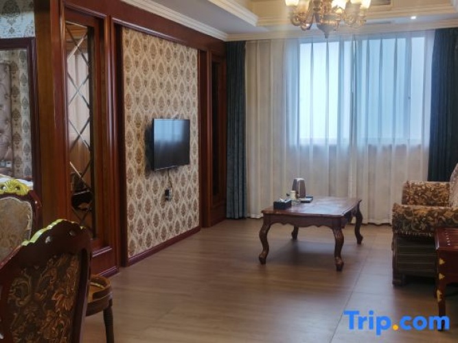 Deluxe Suite