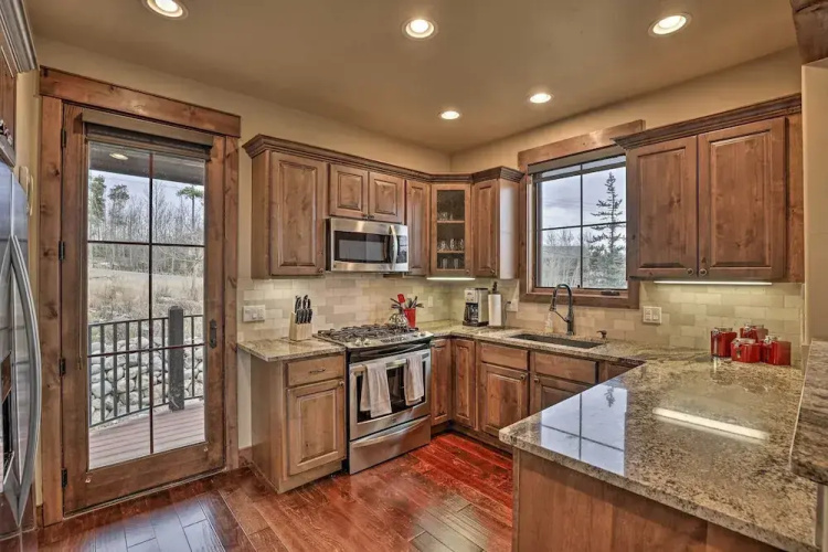 Luxurious Fraser Townhome w/ Private Hot Tub!