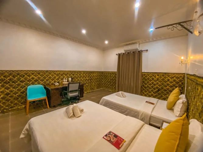 Classic Twin room with balcony