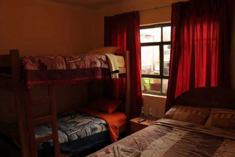 Feel at Home - Hostel