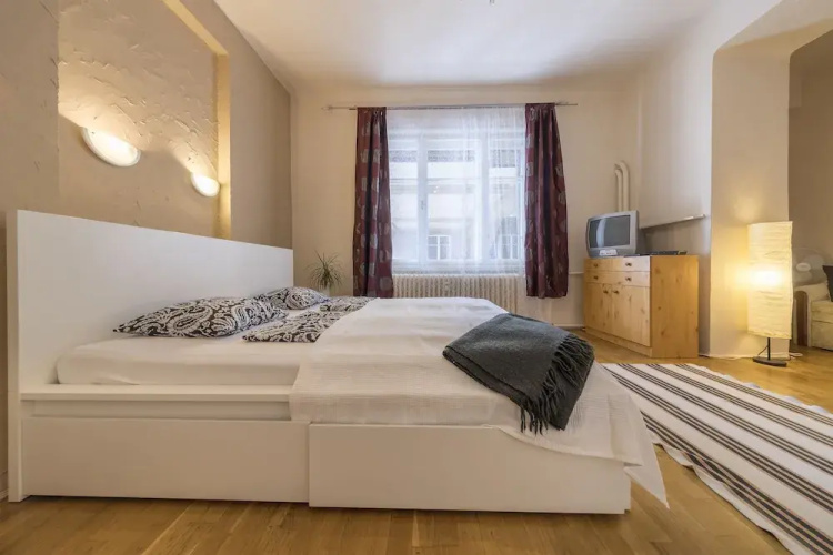 Zumin Apartment