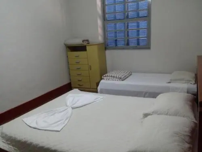 Hostel Parque Dos Saltos