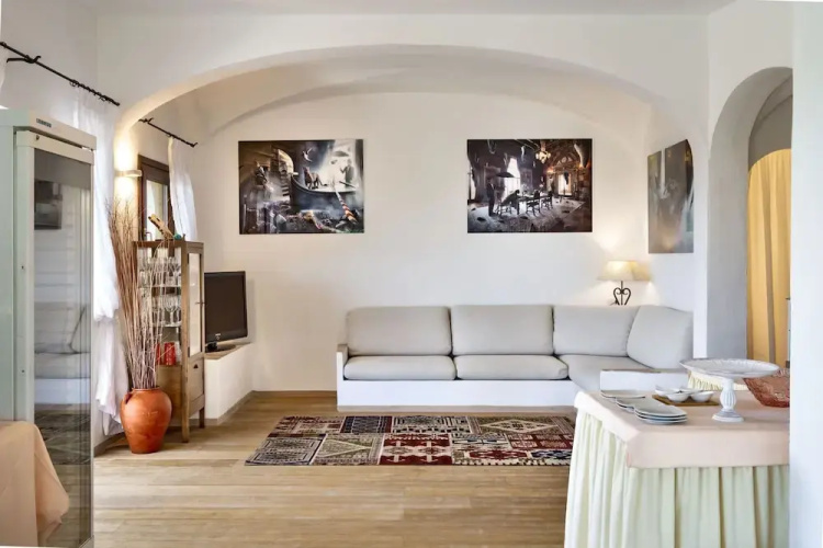 Iconic Luxury Suite
