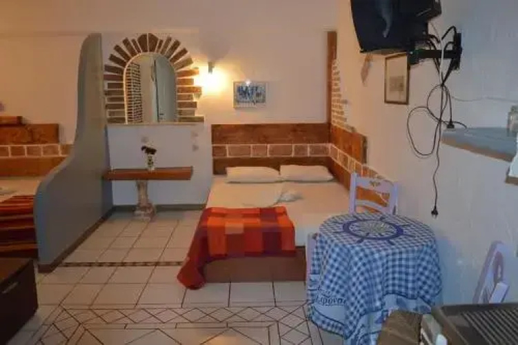 Aposperitis Rooms & Apartments