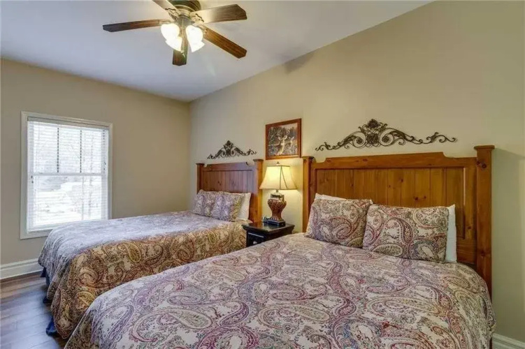 Baskins Creek 404 - 2 Br condo by RedAwning