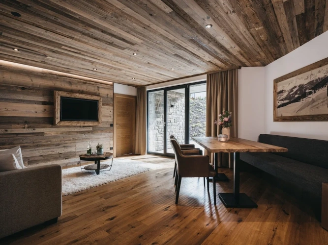 1 Bedroom Deluxe Apartment