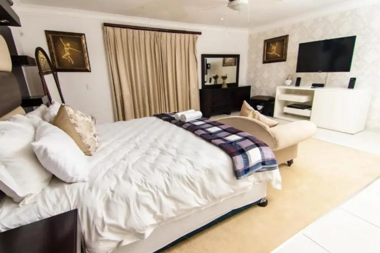 Royal Guesthouse