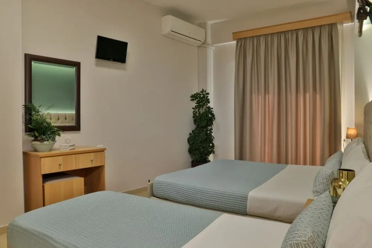 Irida Apartments