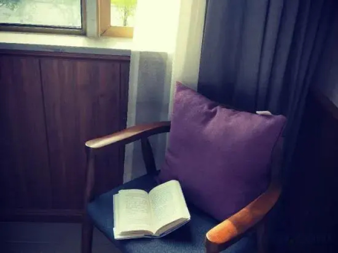 Six Day Business Hotel
