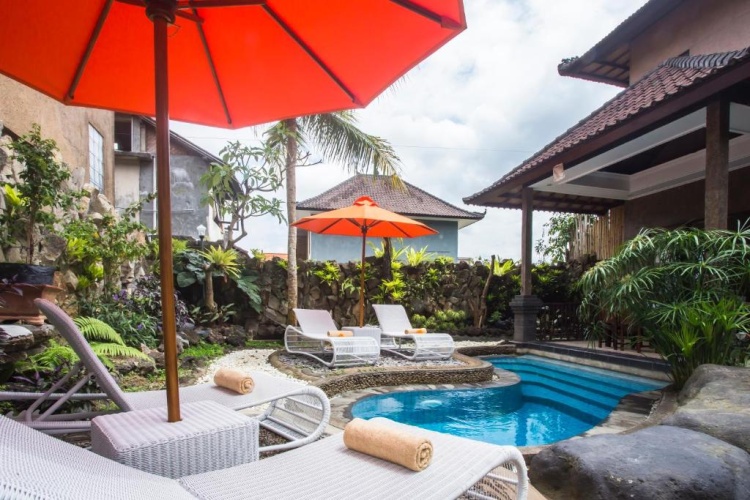 2 Bedrooms Villa