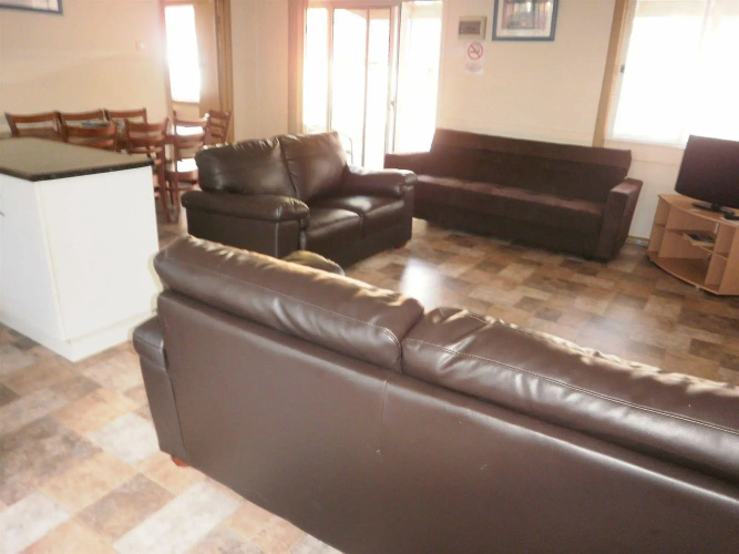 Kickback Cottages