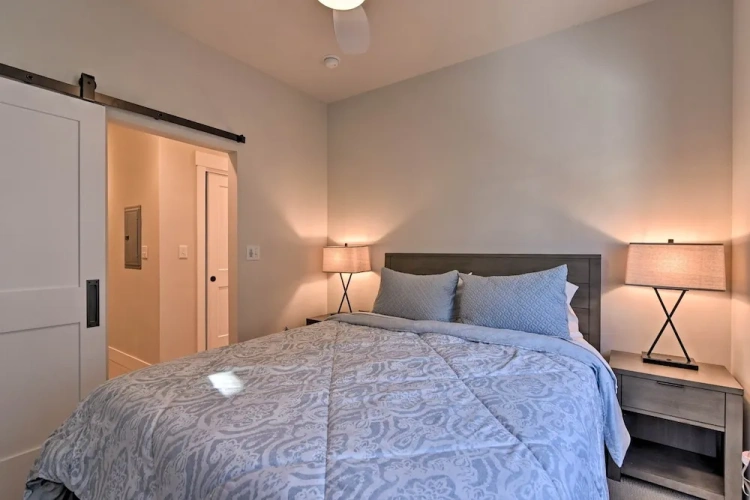2 Bedrooms Apartment