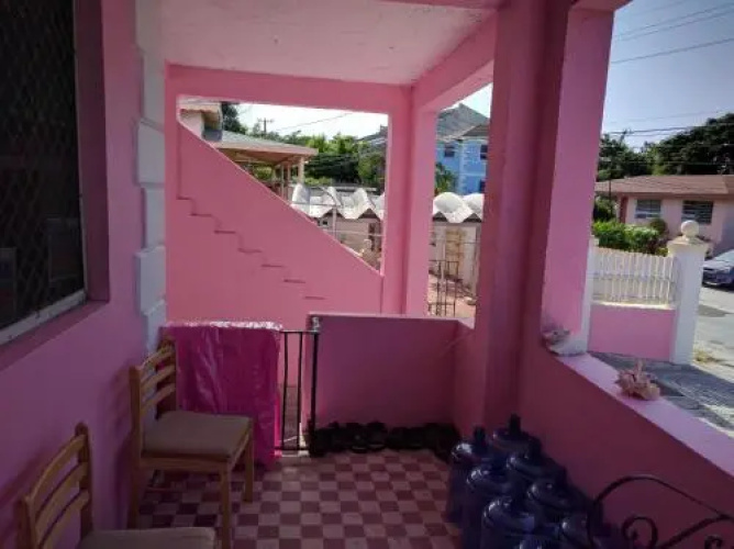 Da Pink and White Castle 2