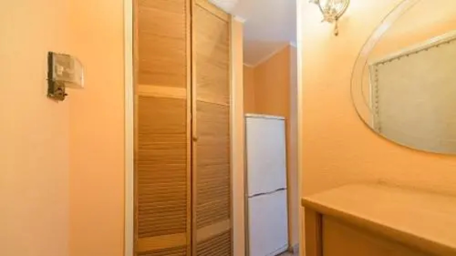 Apartment Budivelnykiv 22 11