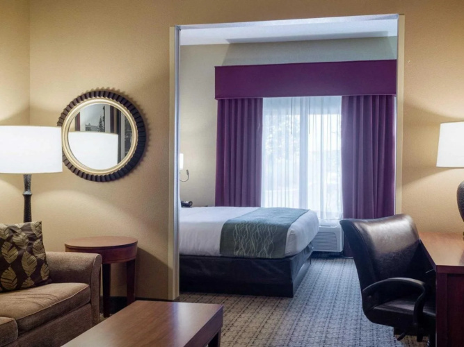 Comfort Suites