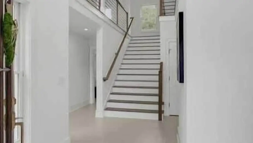5 Bedrooms Cottage