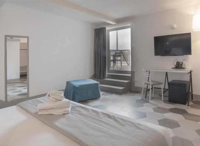 Standard Triple room with balcony