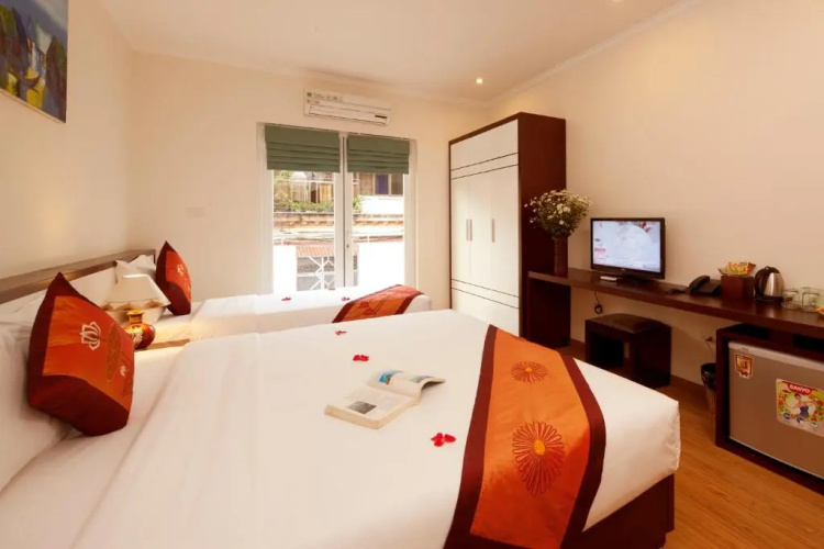 Rising Dragon Estate Hotel