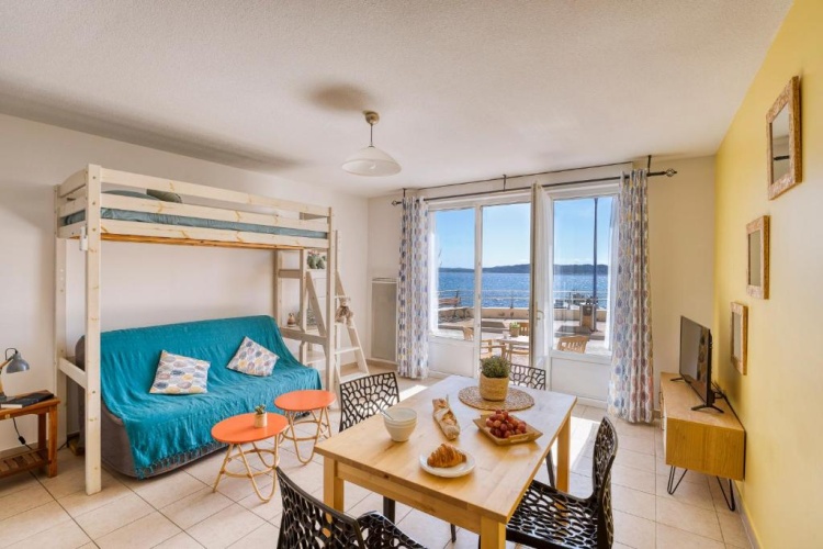 Studio with sea view
