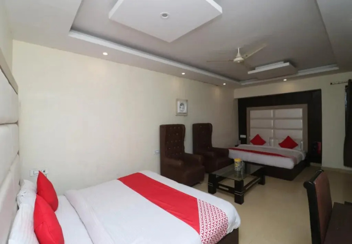 Hotel Kings by OYO