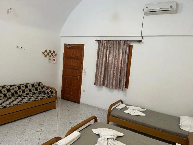 Classic Triple room with balcony