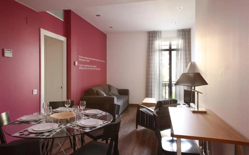 2 Bedrooms Apartment