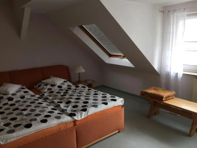 Gemuetliche-Herberge-unterm-Dach