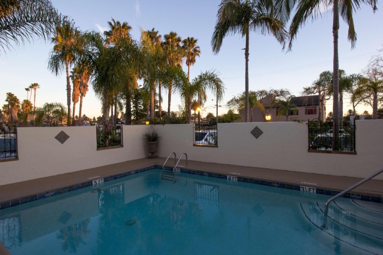 Best Western Plus Carpinteria Inn photo 17