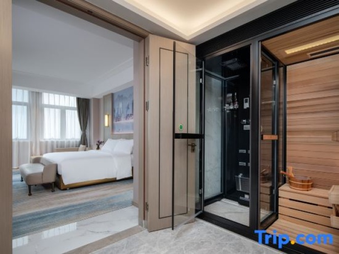 Superior Quadruple Suite with view