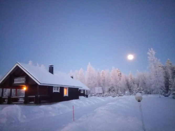2 Bedrooms Chalet