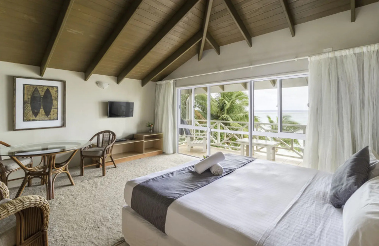 Moana Sands Beachfront Hotel