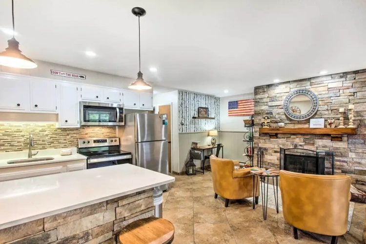 2 Bedrooms Apartment