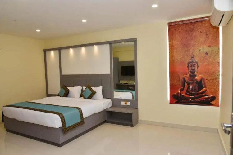 Hotel Tridev Grand