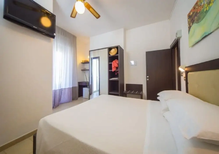 Superior Quadruple room with balcony and with sea view