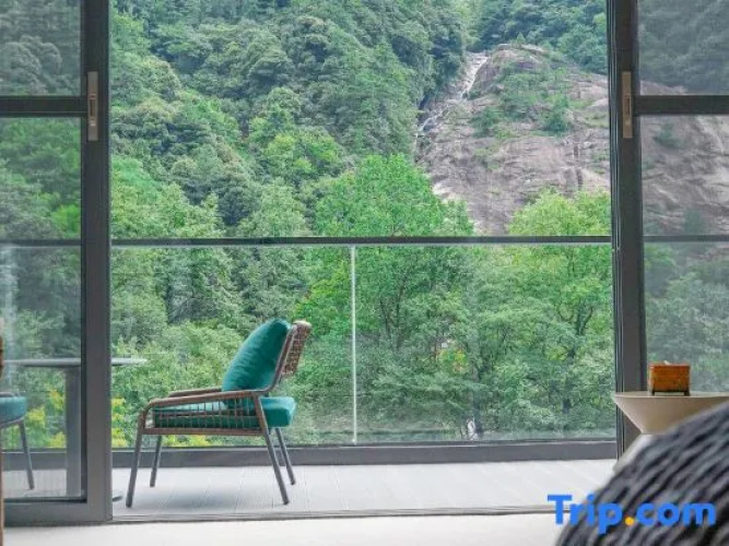 J·Mountain Hotel