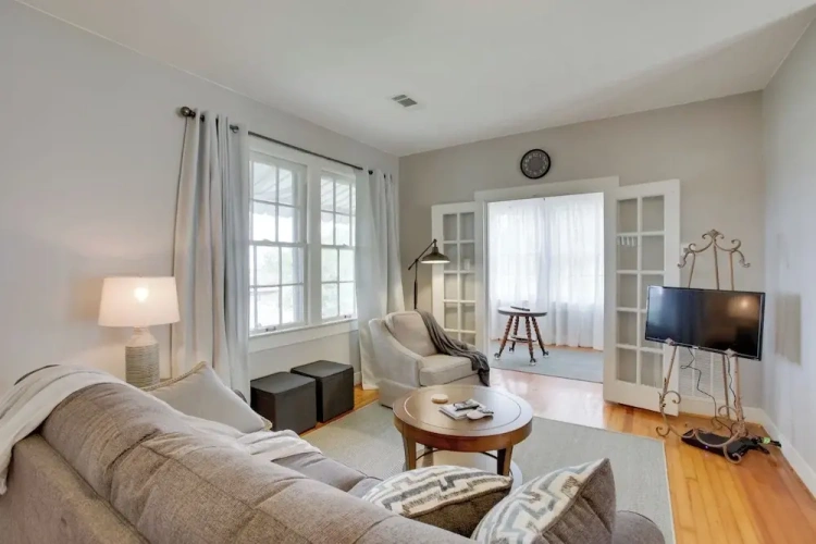 2 Bedrooms Cottage